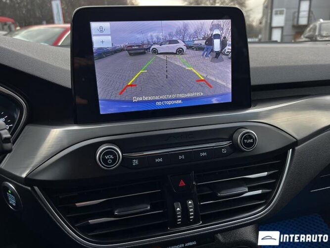 Ford Focus 42 interauto-car