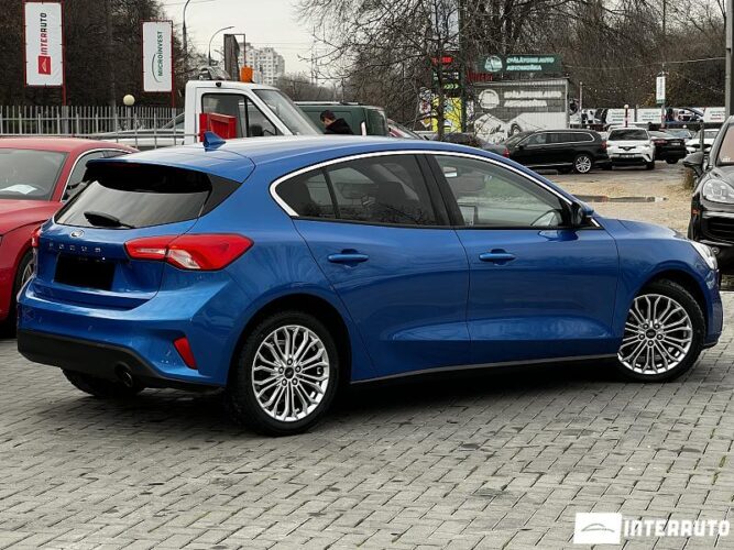 Ford Focus 34 interauto-car