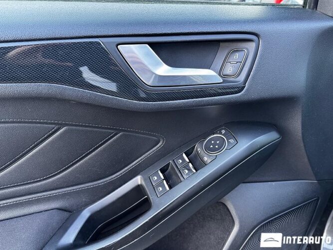 Ford Focus 46 interauto-car