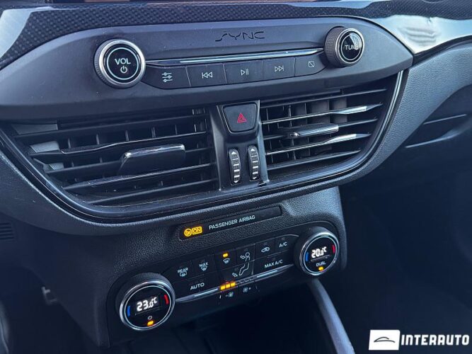 Ford Focus 42 interauto-car