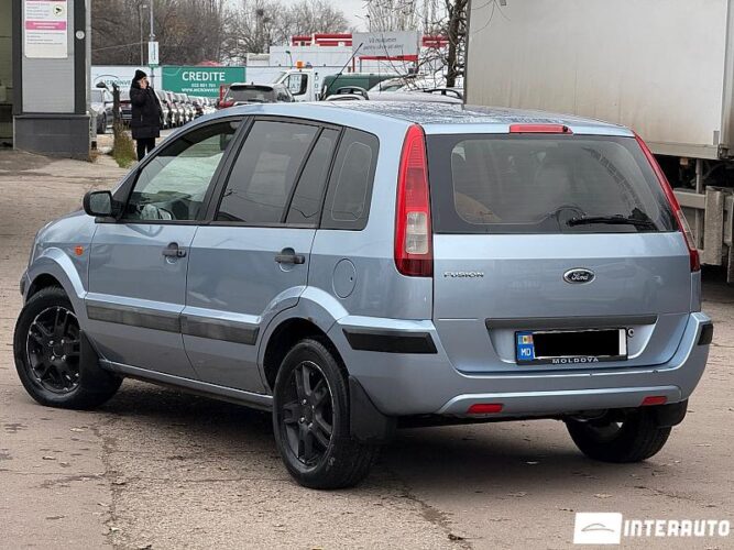 Ford Fusion 28 interauto-car