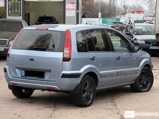 Ford Fusion 27 interauto-car