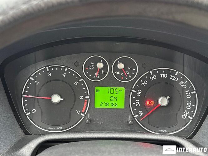 Ford Fusion 33 interauto-car