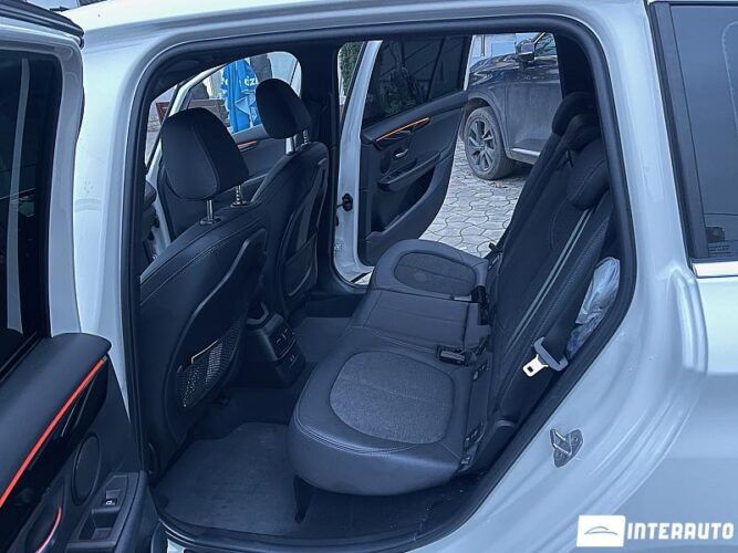 BMW 216d 45 interauto-car