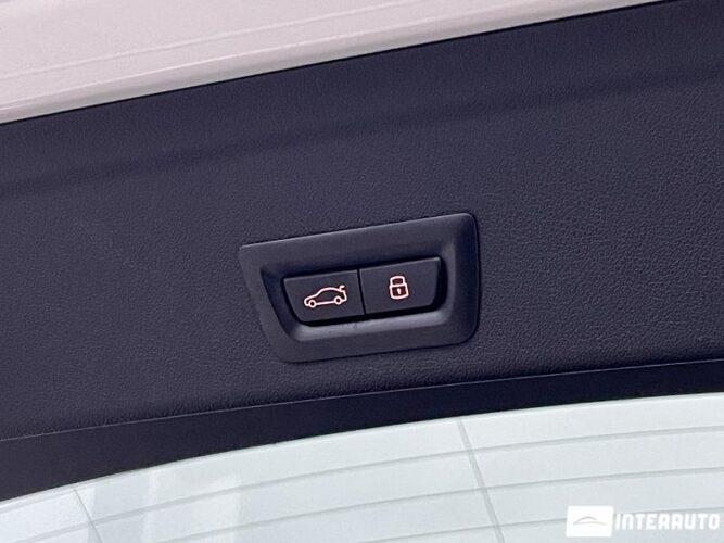 BMW X6 4.0i 68 interauto-car