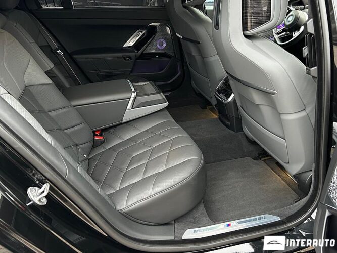 BMW 750e XDrive 61 interauto-car