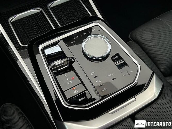 BMW 750e XDrive 55 interauto-car