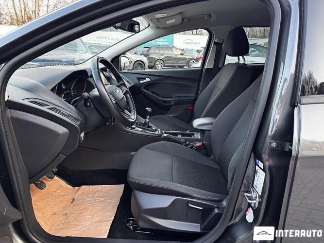 Ford Focus 35 interauto-car