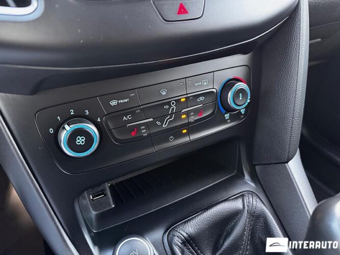 Ford Focus 44 interauto-car