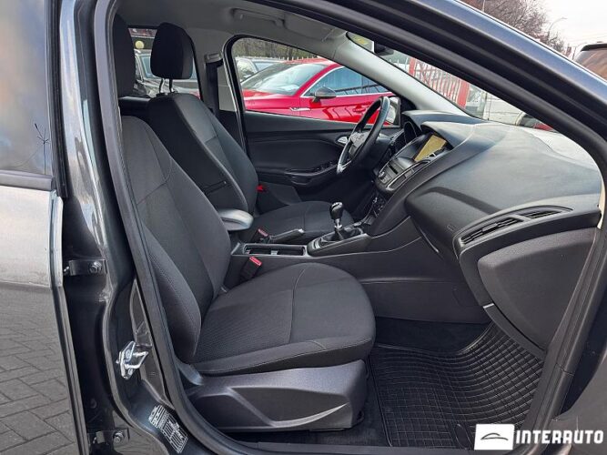 Ford Focus 36 interauto-car