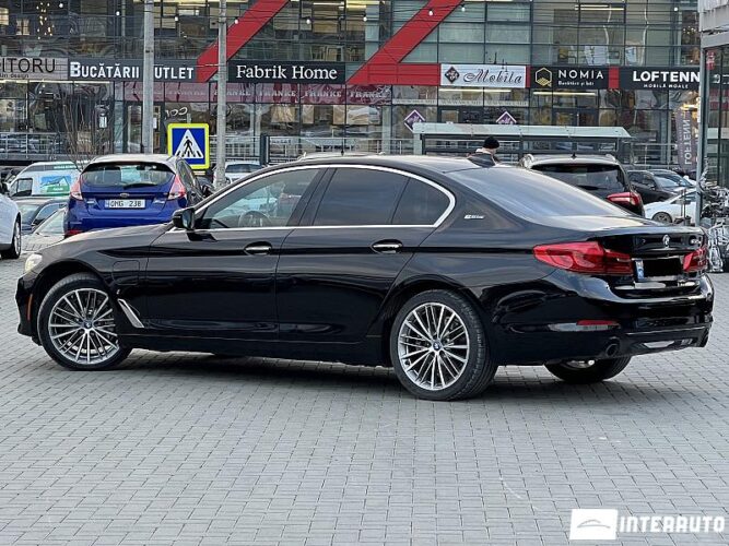 BMW 530e 36 interauto-car