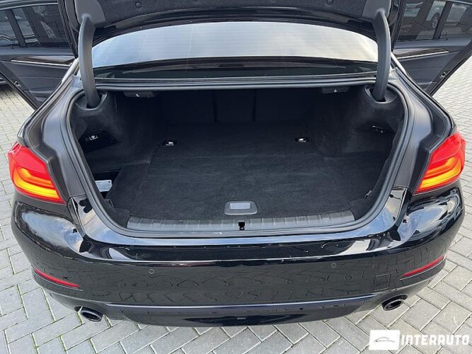 BMW 530e 52 interauto-car