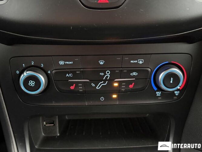 Ford Focus 43 interauto-car