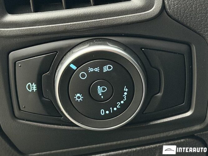 Ford Focus 41 interauto-car