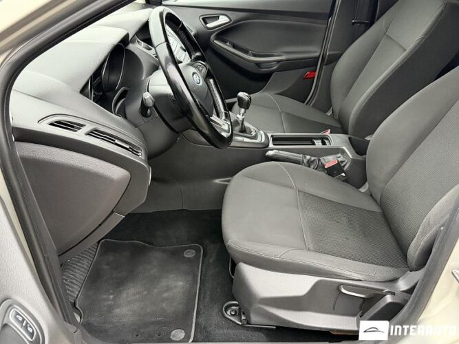 Ford Focus 37 interauto-car