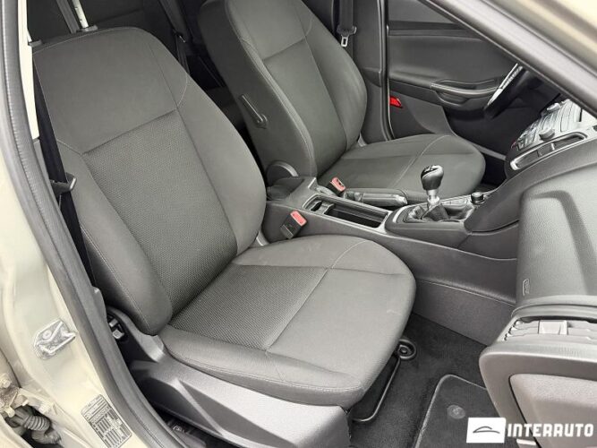 Ford Focus 46 interauto-car