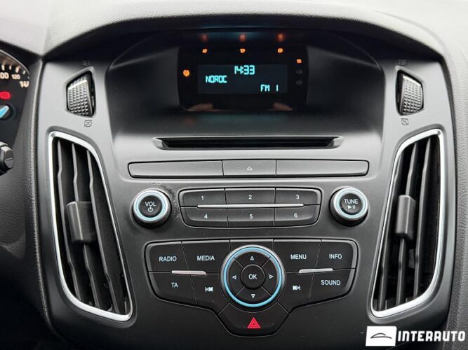 Ford Focus 42 interauto-car