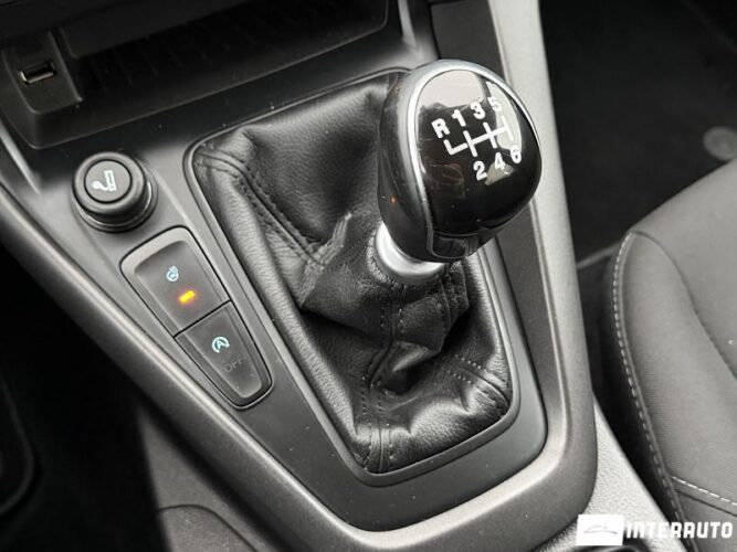 Ford Focus 44 interauto-car