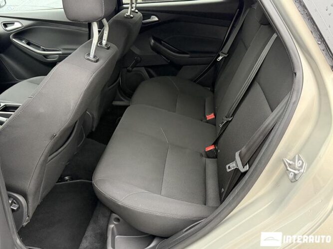 Ford Focus 47 interauto-car