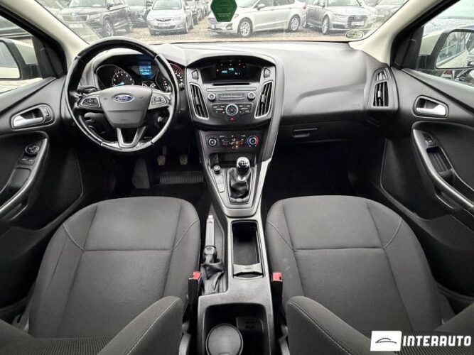 Ford Focus 38 interauto-car