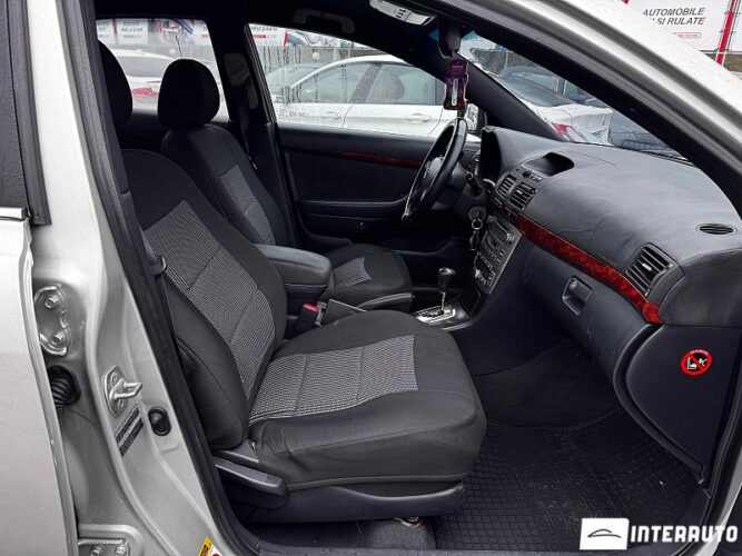 Toyota Avensis 31 interauto-car