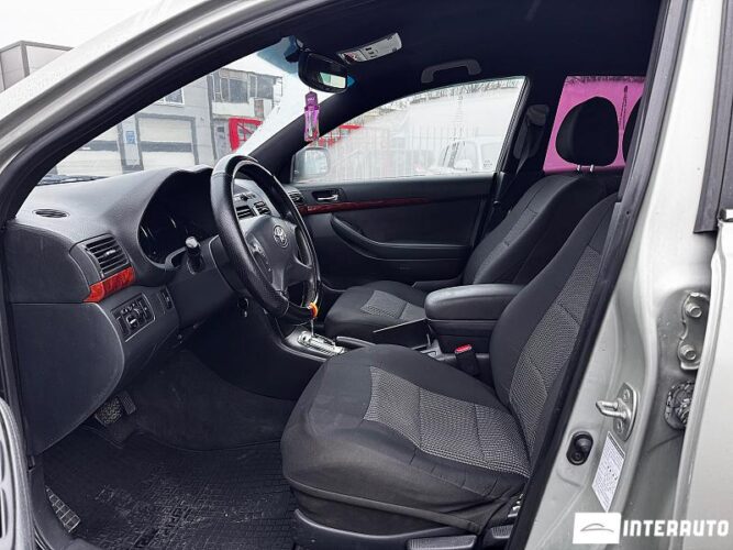 Toyota Avensis 32 interauto-car