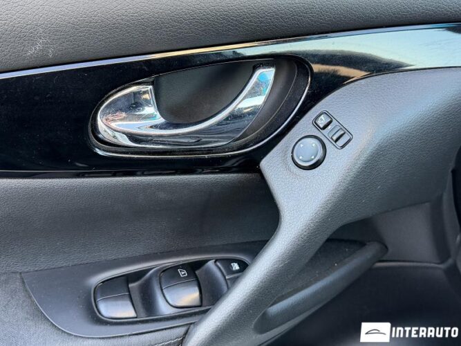 Nissan Qashqai 30 interauto-car