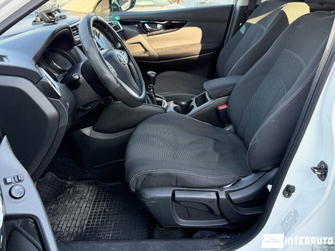 Nissan Qashqai 31 interauto-car