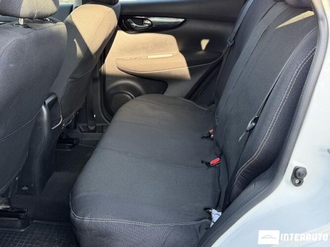 Nissan Qashqai 37 interauto-car