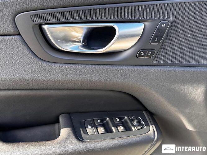 Volvo XC 60 51 interauto-car