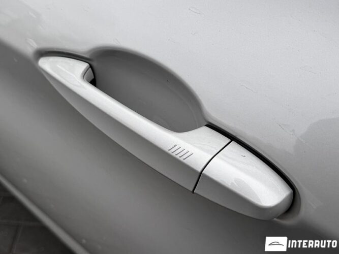 BMW 218i 47 interauto-car