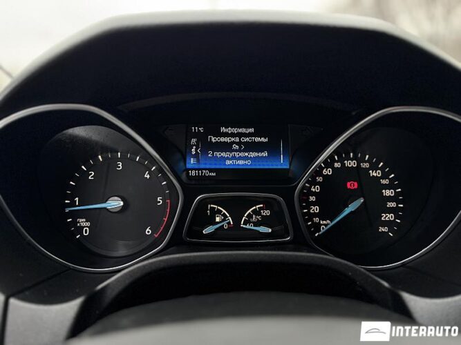 Ford Focus 39 interauto-car