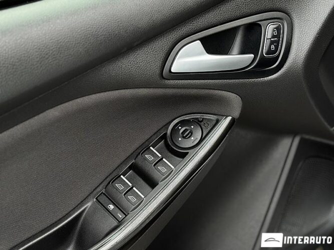 Ford Focus 35 interauto-car