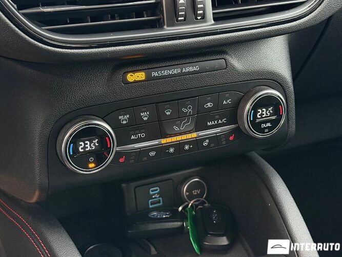 Ford Kuga 49 interauto-car