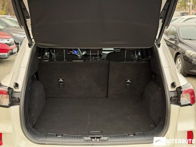 Ford Kuga 38 interauto-car