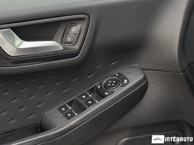 Ford Kuga 43 interauto-car