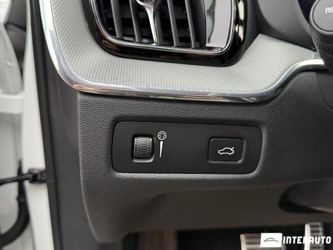 Volvo XC 60 50 interauto-car