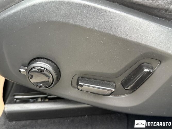 Volvo XC 60 51 interauto-car