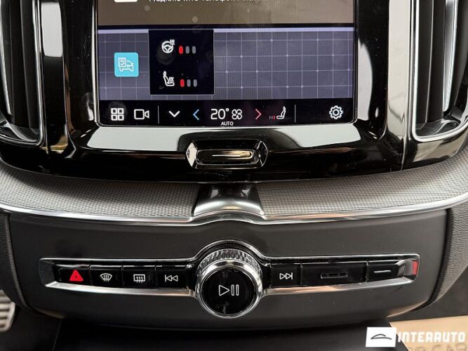 Volvo XC 60 43 interauto-car