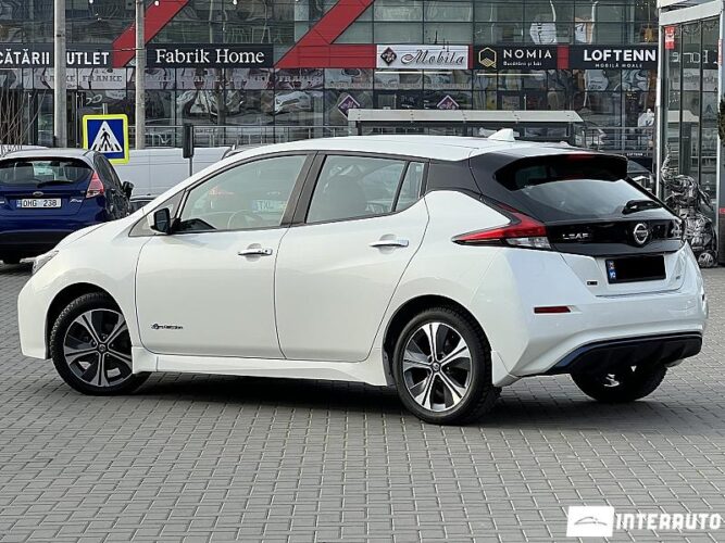 Nissan Leaf 34 interauto-car