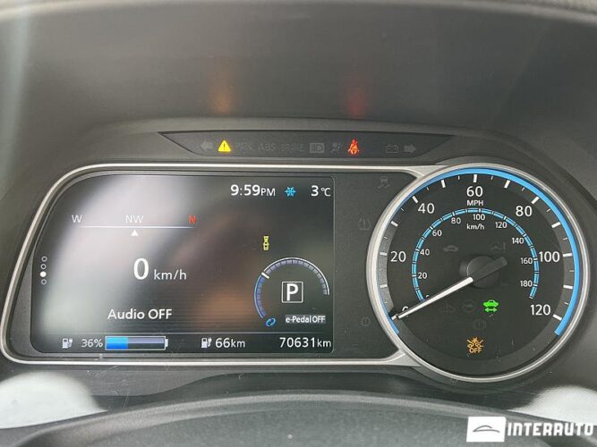 Nissan Leaf 38 interauto-car