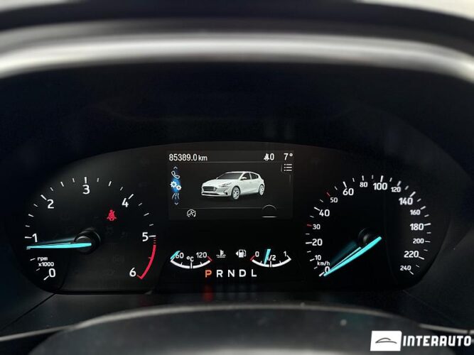 Ford Focus 43 interauto-car