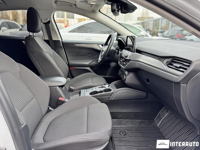 Ford Focus 51 interauto-car