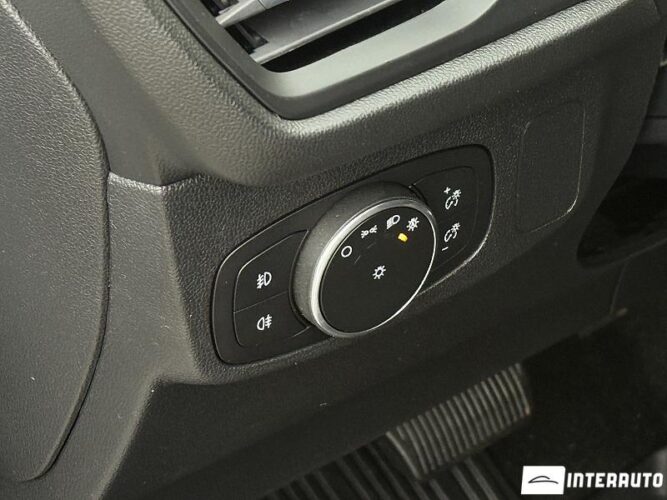 Ford Focus 41 interauto-car