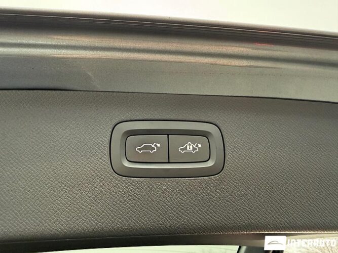 Volvo XC 90 47 interauto-car