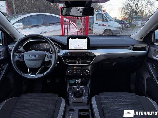 Ford Focus 38 interauto-car