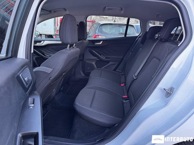 Ford Focus 36 interauto-car