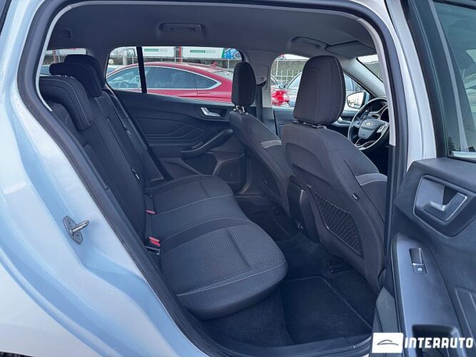 Ford Focus 37 interauto-car