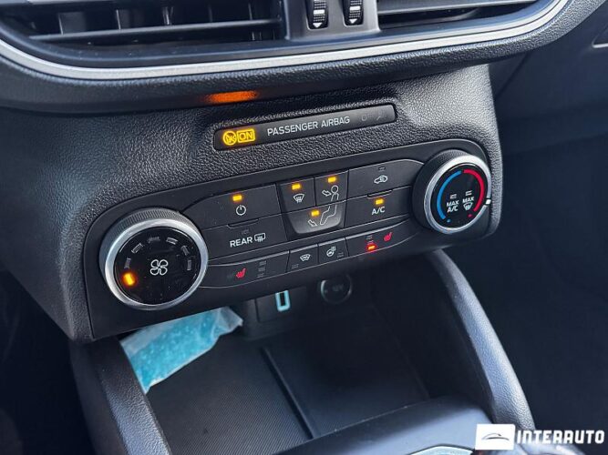 Ford Focus 42 interauto-car