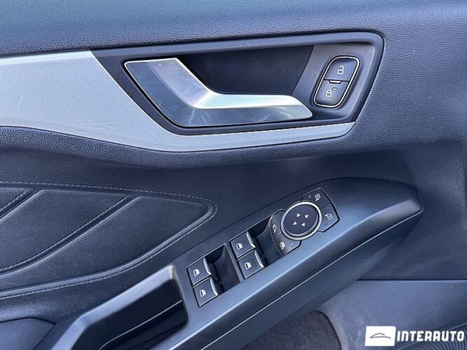 Ford Focus 44 interauto-car